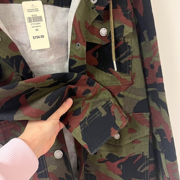 L.L. Bean Women's Signature Cropped Utility Hoodie Size XS Camo NWT - Picture 7 of 10